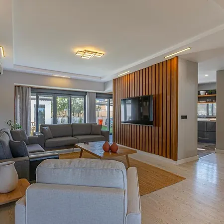 Villa Near By The Land Of Legends , Luxury Spartacus Belek