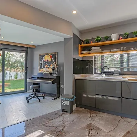 Near By The Land Of Legends , Luxury Spartacus