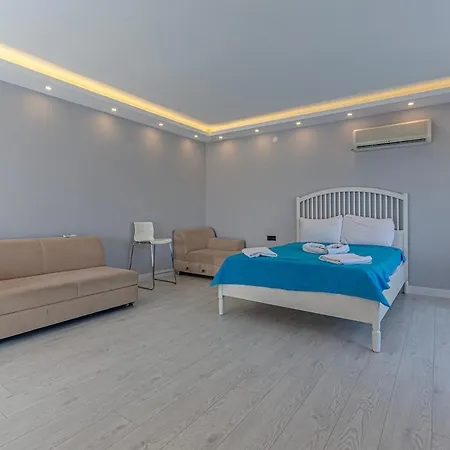 Villa Near By The Land Of Legends , Luxury Spartacus *