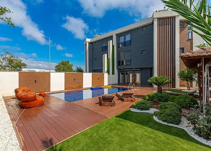 Near By The Land Of Legends , Luxury Spartacus * 贝莱克