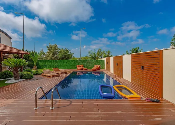 Vila Near By The Land Of Legends , Luxury Spartacus