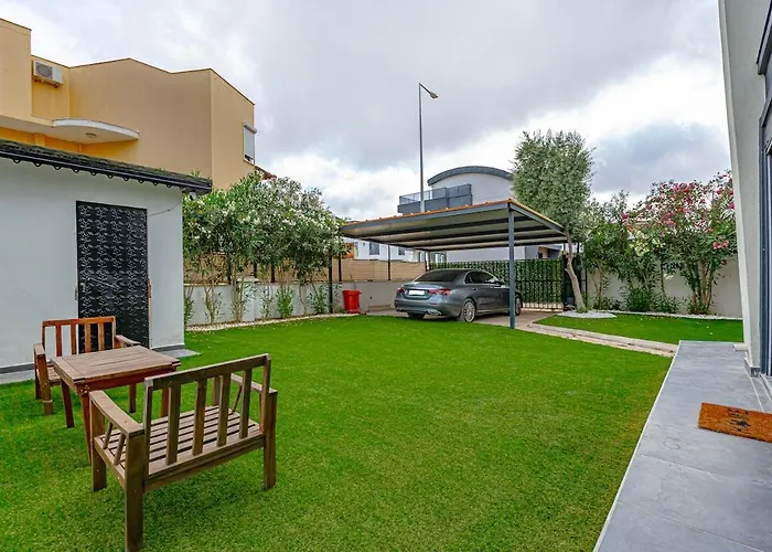 Near By The Land Of Legends , Luxury Spartacus 贝莱克