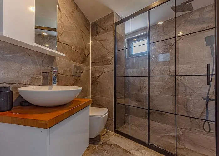 Near By The Land Of Legends , Luxury Spartacus *