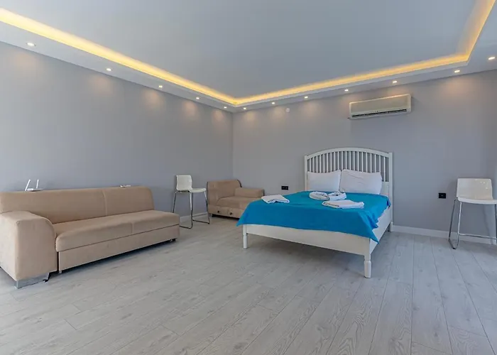 Vila Near By The Land Of Legends , Luxury Spartacus *