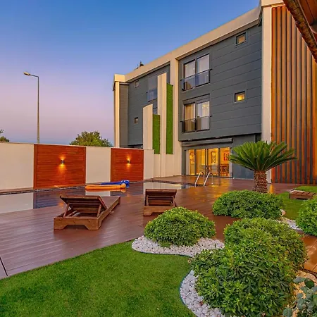 Vila Near By The Land Of Legends , Luxury Spartacus